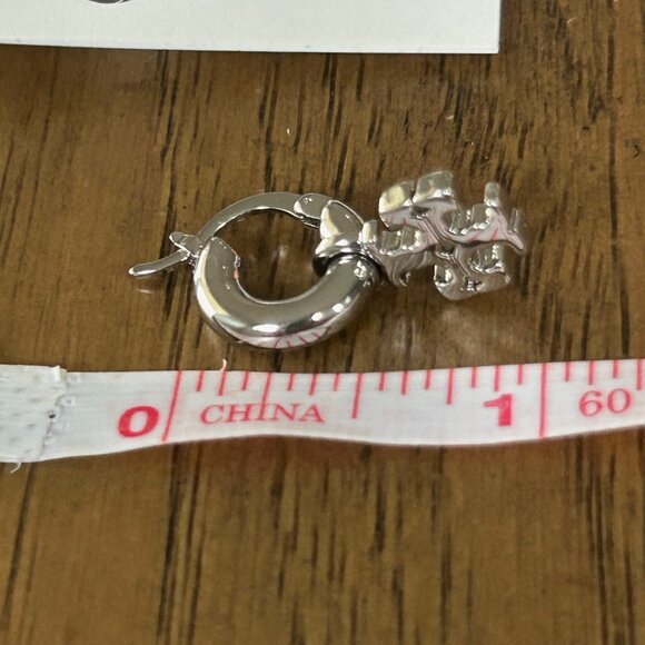Tory Burch KIRA Huggie Hoop Earrings Tory Silver - Picture 4 of 4